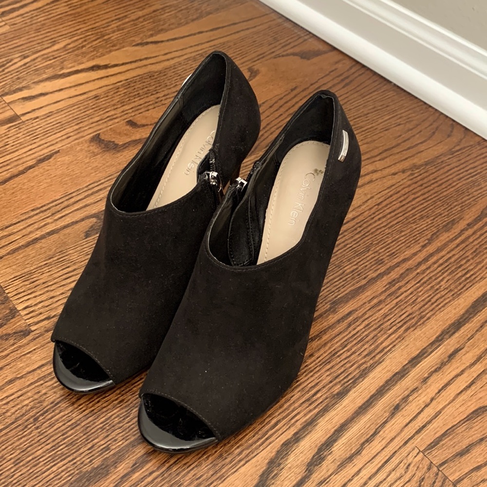 Calvin Klein peep-toe bootie pump 7.5 black